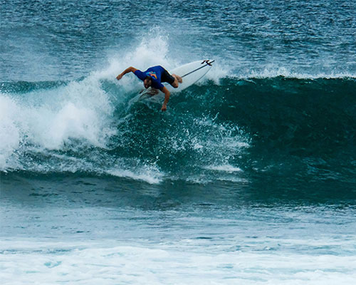 Hikkaduwa Surfing -sri lanka