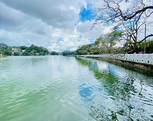 Kandy lake- Sri Lanka